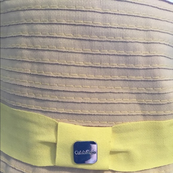 Calvin Klein Sun/Beach Hat - Picture 2 of 5